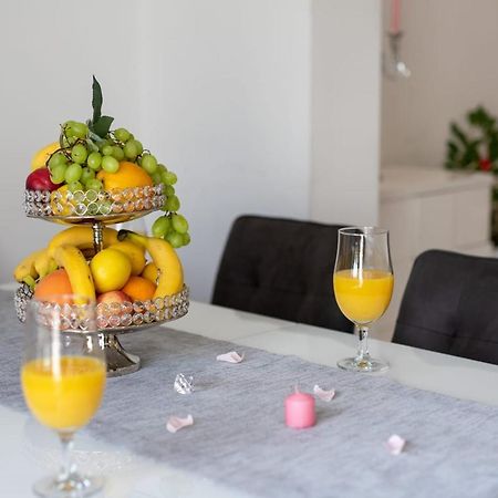 Lux Apartment Ema Kastela Bagian luar foto