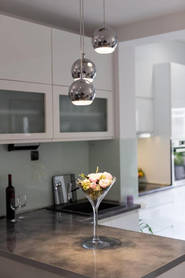 Lux Apartment Ema Kastela Bagian luar foto