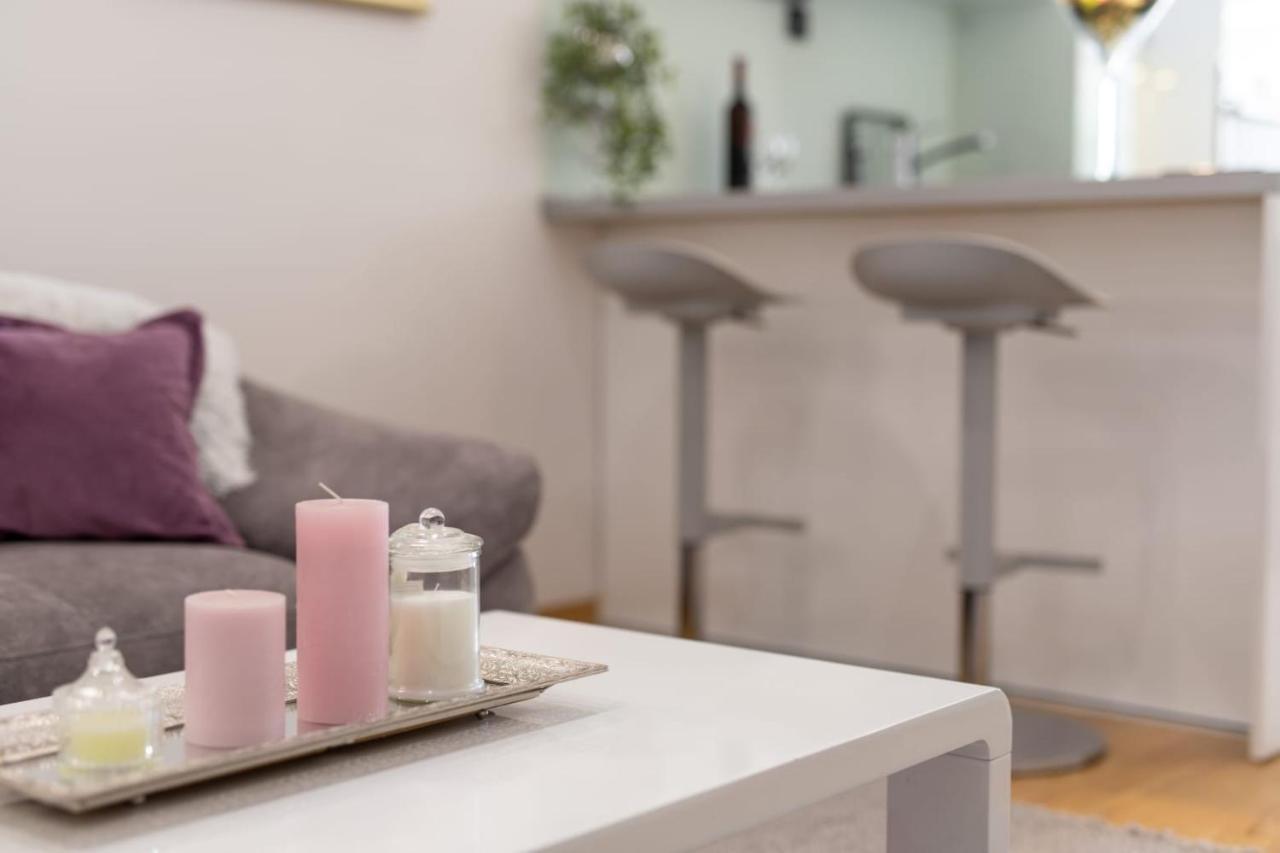 Lux Apartment Ema Kastela Bagian luar foto