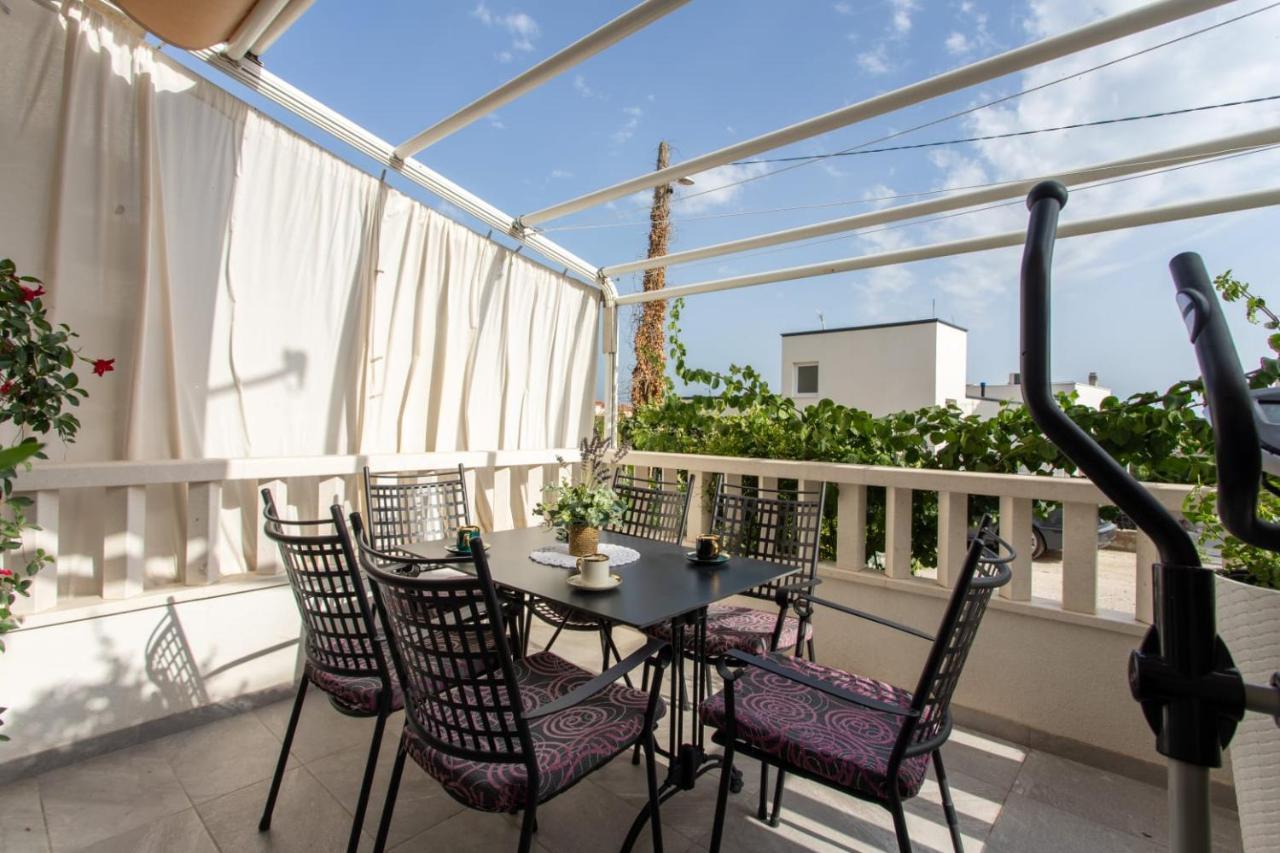 Lux Apartment Ema Kastela Bagian luar foto