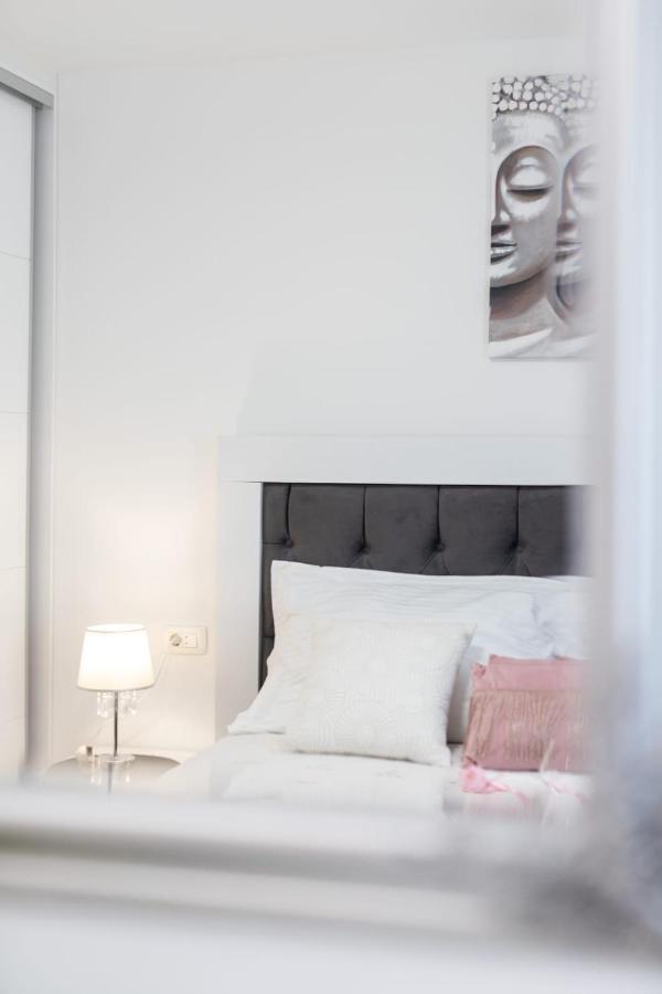 Lux Apartment Ema Kastela Bagian luar foto