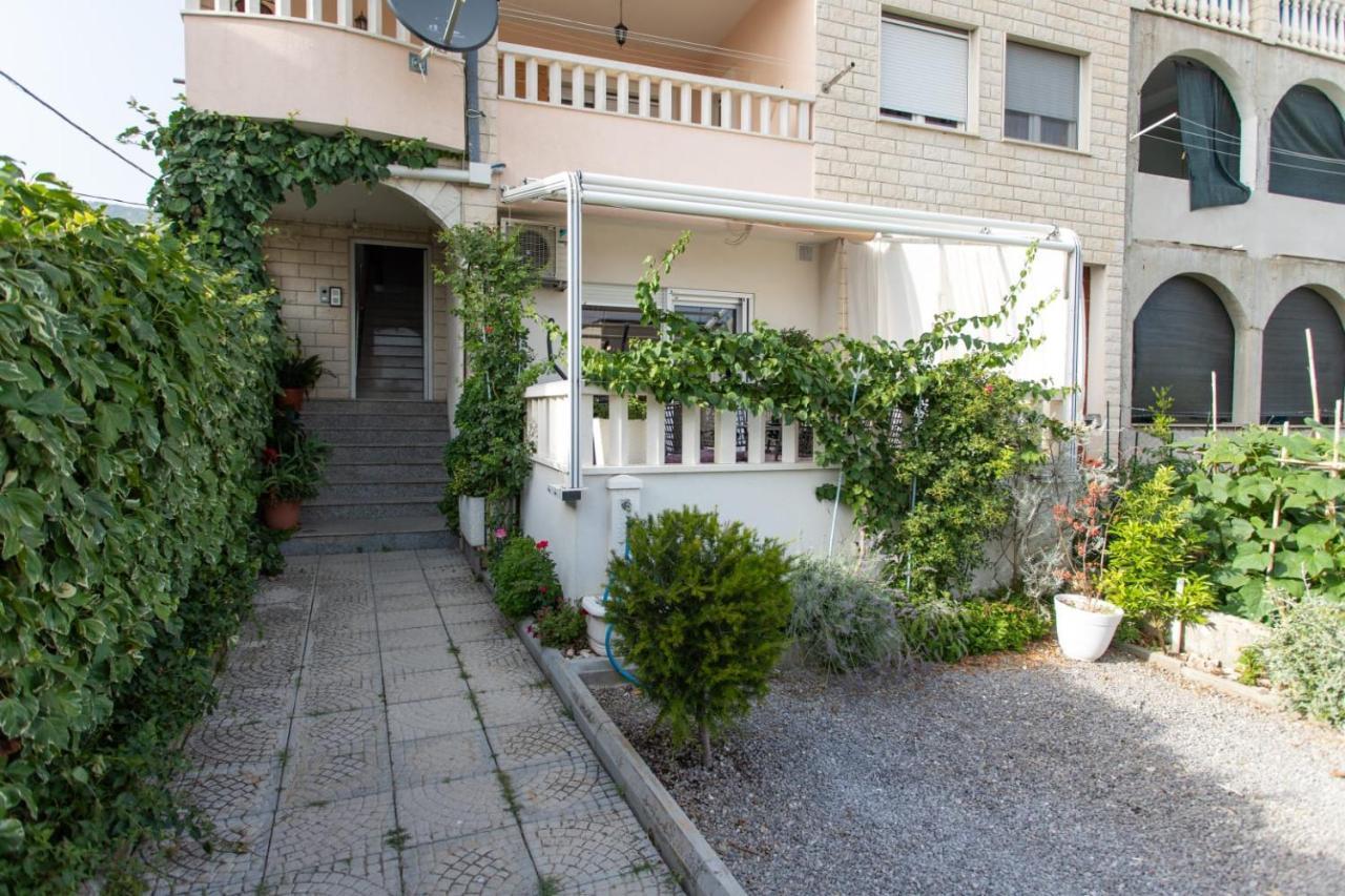 Lux Apartment Ema Kastela Bagian luar foto